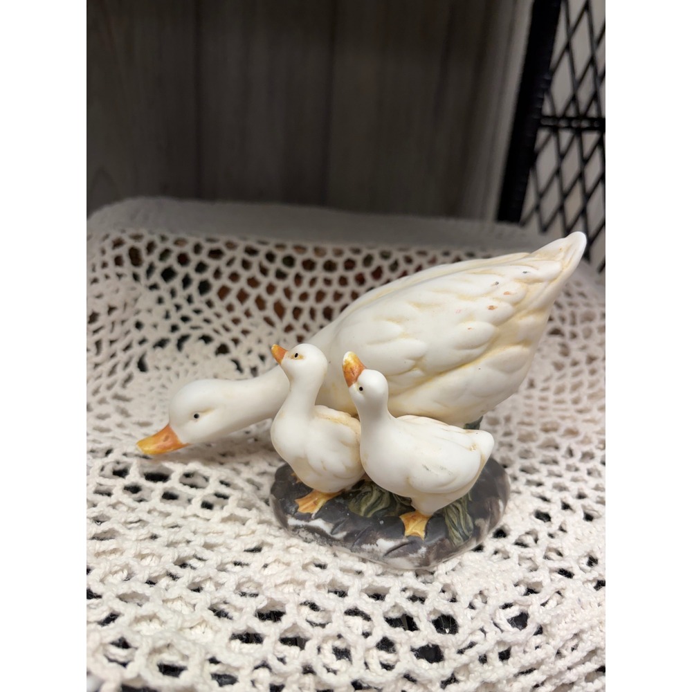 Ks Collection Vintage Porcelain Goose and Goslings Figurine White Mother Bird